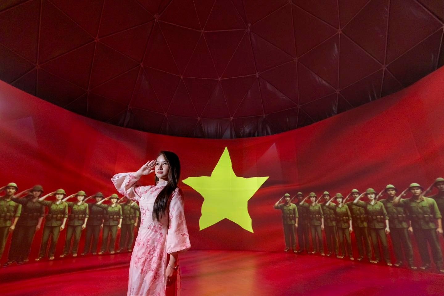 TINH HOA TOẢ SÁNG - TOẢ EXHIBITION 